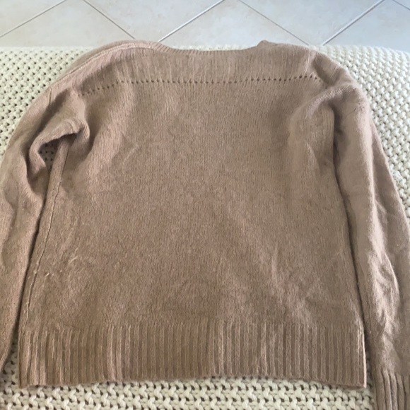 Camel color cashmere v neck - Picture 5 of 5